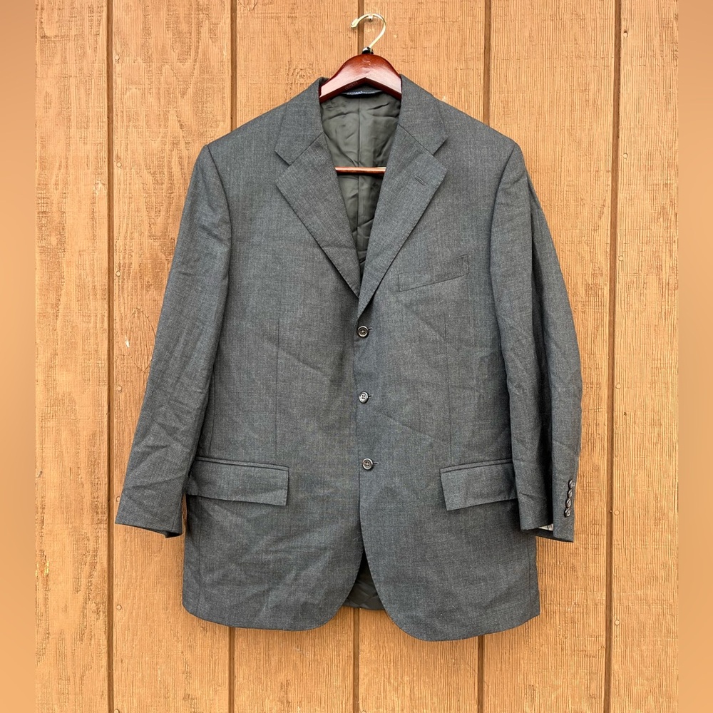 Ralph Lauren Italian made 100% wool men’s suit. Size 54 (XXL) Charcoal grey. EUC